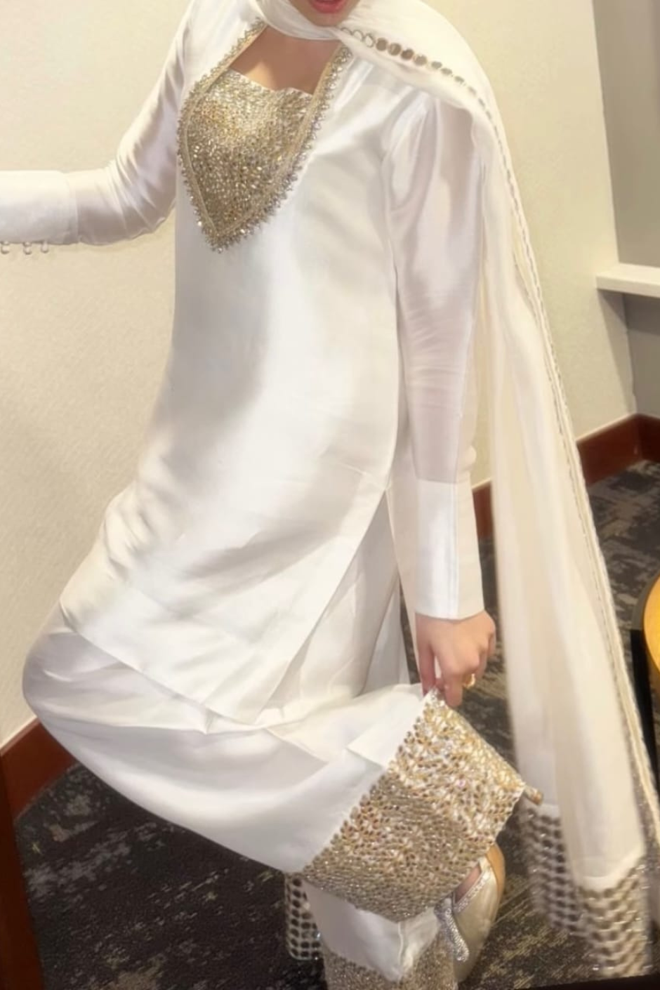 Chandni Half-White & Gold Farshi Set – 3-Piece Silk with Gold Mirror & Lace Work