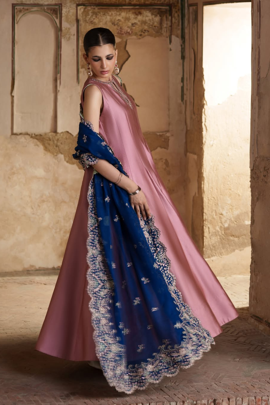 Mehwar – Pure Silk Panelled Peshwas with Organza Embroidered Navy Dupatta