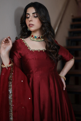 Dil Ruba – Deep Maroon Hand Embellished Tissue Silk Kalidar Pishwas with Organza Dupatta